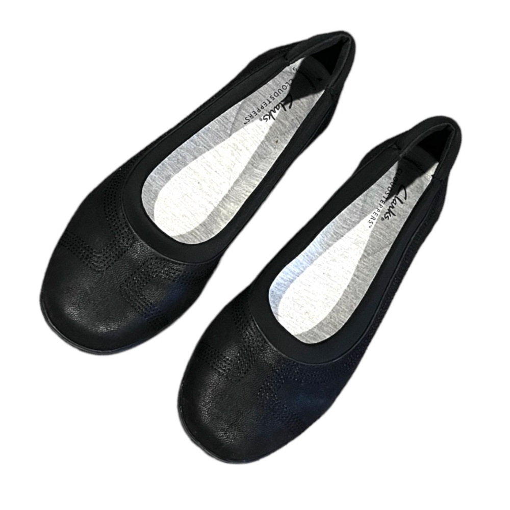 🖤 NEW Clarks Cloudsteppers Flats